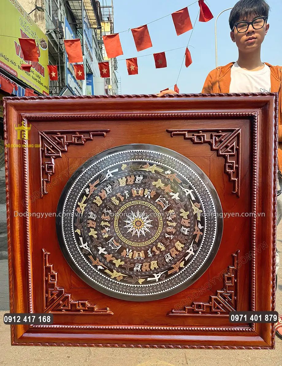 Khung tranh bằng gỗ tự nhi&ecirc;n chắc chắn